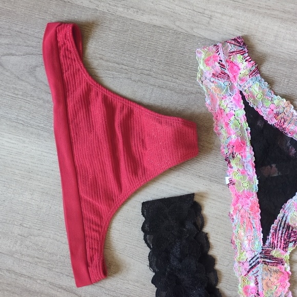 VS PINK thong Bundle - Picture 4 of 11